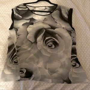 New York & Company Black/Gray/White Floral Top